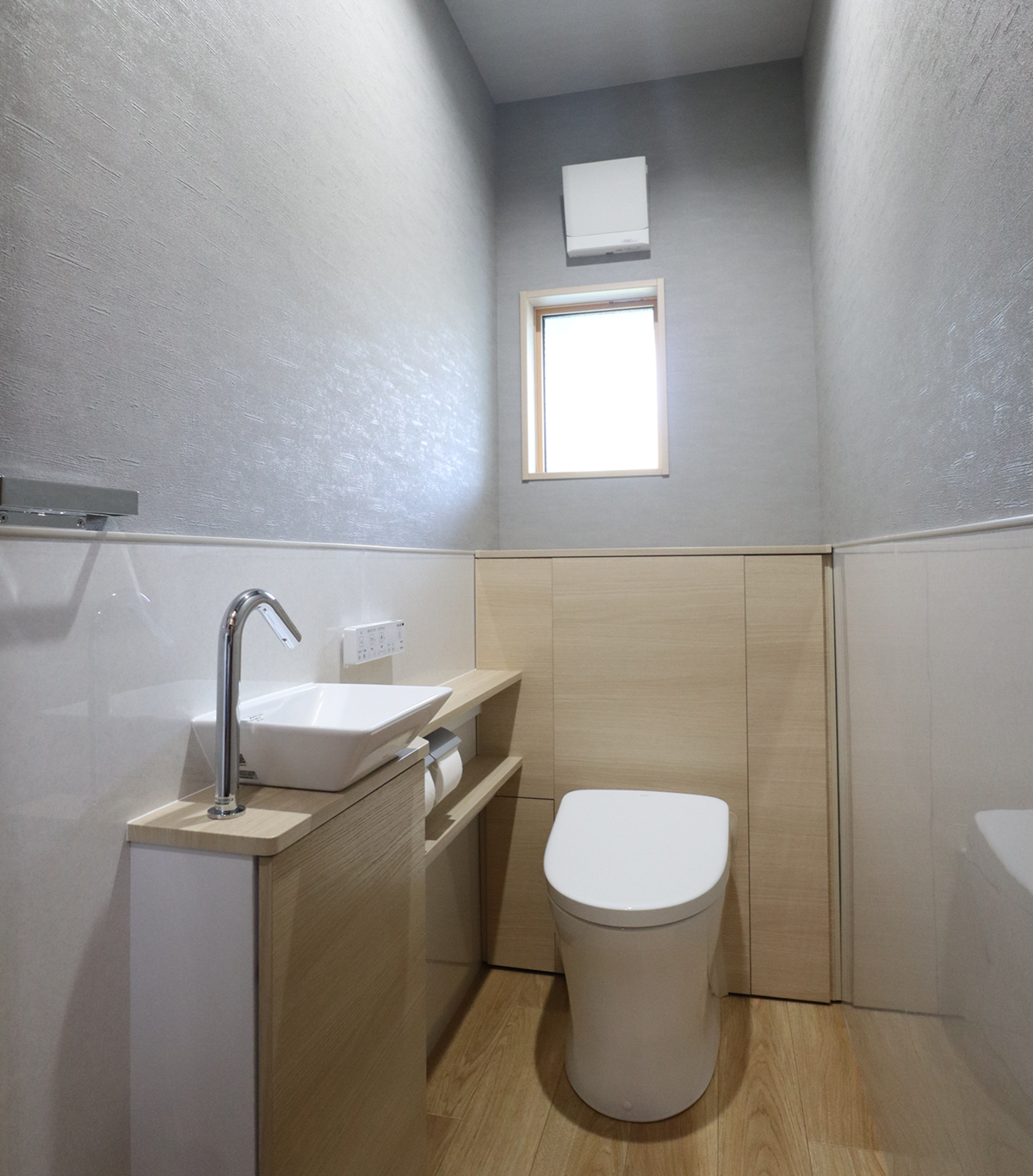 岡山県笠岡市・H様邸｜トイレリフォーム・建具取替え工事で生活動線に合わせた暮らしやすい空間に！